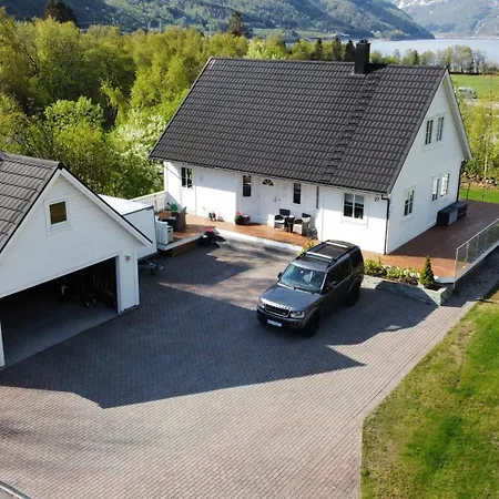 Flott Leilighet Odda-roldal Apartmán *