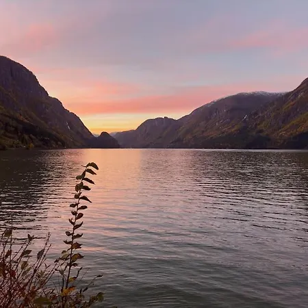 Flott Leilighet Odda-roldal Apartmán *